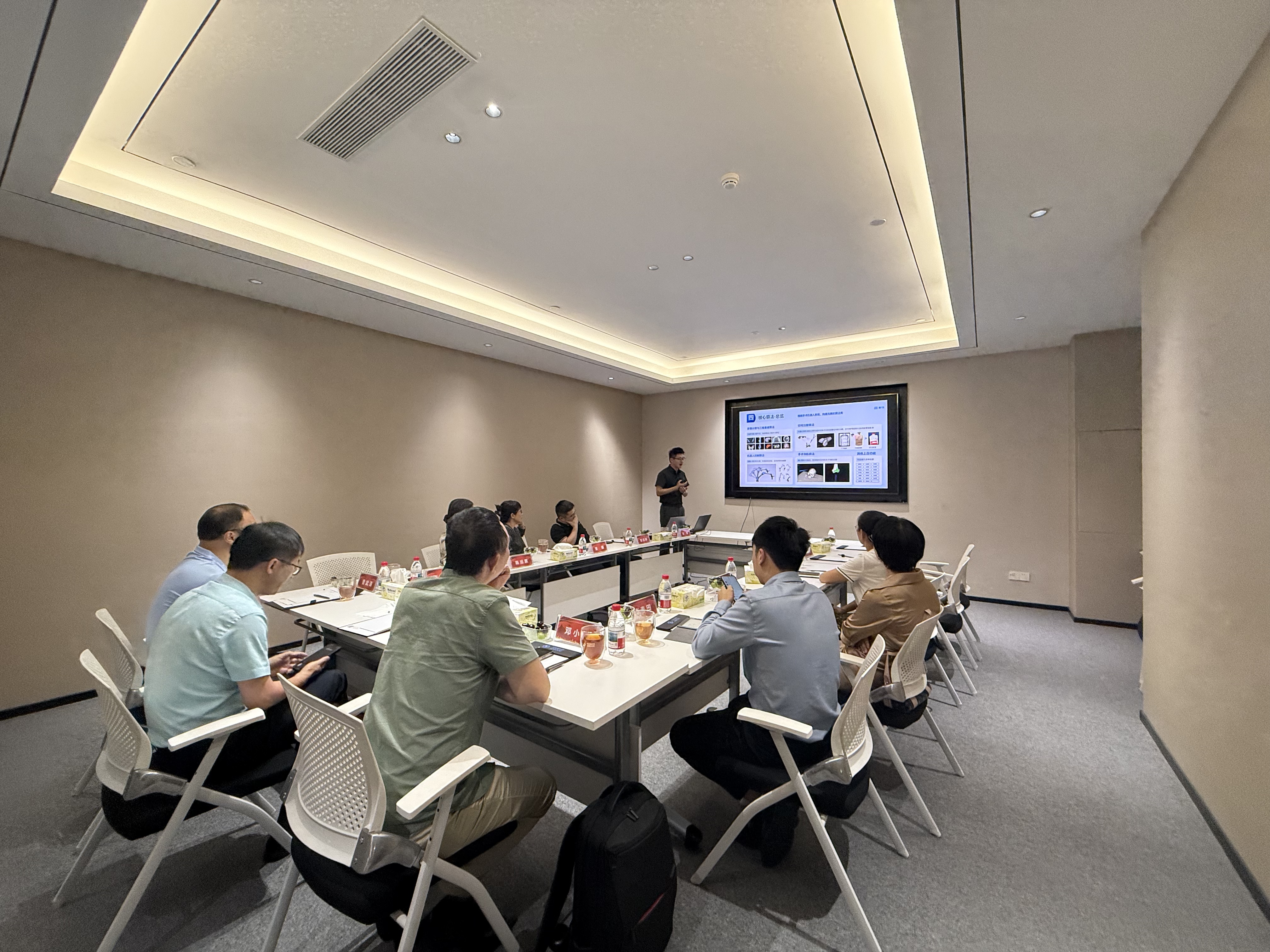 8cd7d3011292dc40e1b158f4d51b1d8